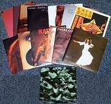 BOX "The Single File 1978-1983" zawierający 13 singli wydanych w Anglii + kolorową książeczkę z tekstami piosenek